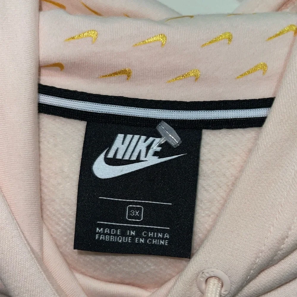 NIKE WOMENS Plus Size SPORTSWEAR RALLY METALLIC-LOGO Pull OVER HOODIE